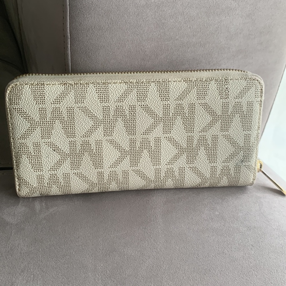 Michael Kors Est. 1981 Leather Wallet - Picture 6 of 17